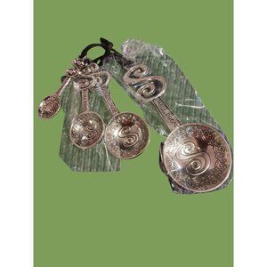 Decorative Silver Measuring Spoon Set With Swirl Design For Baking & Cooking